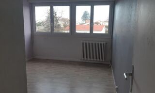  Appartement à louer 6 pièces 112 m²