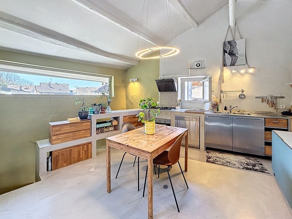 Maison mitoyenne / Appartement de 75m2 et jardin a ALLINGES 299000€