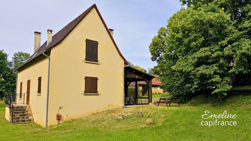 Maison périgourdine familiale avec dépendances