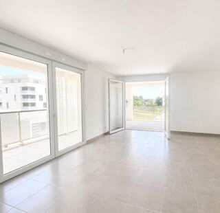  Appartement à louer 3 pièces 68 m²