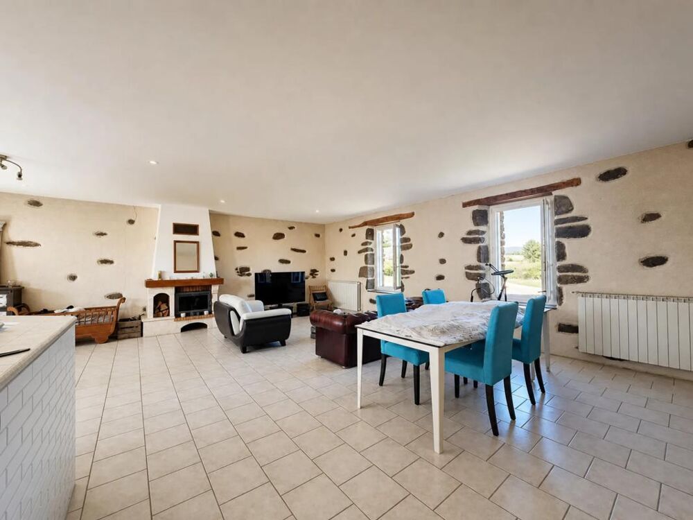 Maison avec dépendance sur 6000m2 de terrain