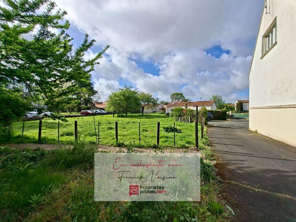 A VENDRE en Exclusivité aux Herbiers, Maison de 140 m2 avec 4 Chambres et 1 bureau sur un terrain constructible de 1700 m2 env