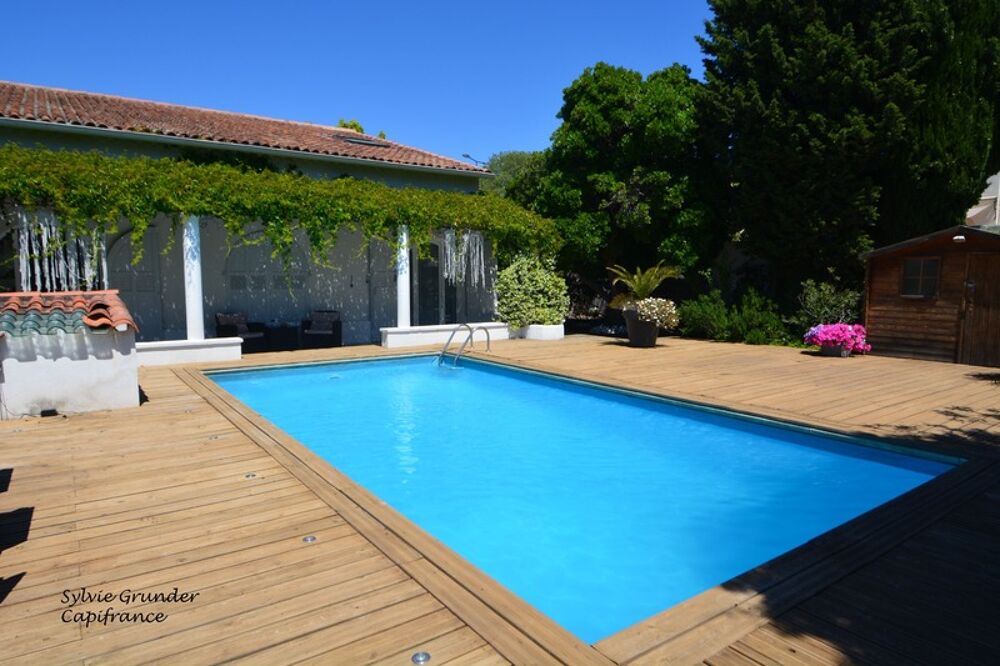 Vente Maison Maison à vendre 8 pièces 194m² de superficie habitable, jardin et piscine Rognac