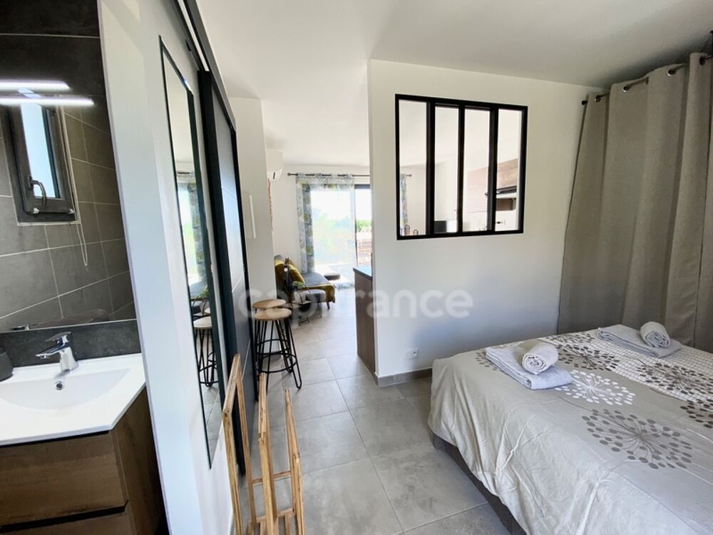 � vendre  Villa Uz�s (30700)