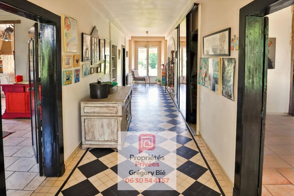 Maison de maître 7 pièce(s) 241 m2