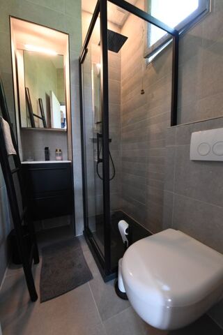  Appartement à louer 3 pièces 100 m²