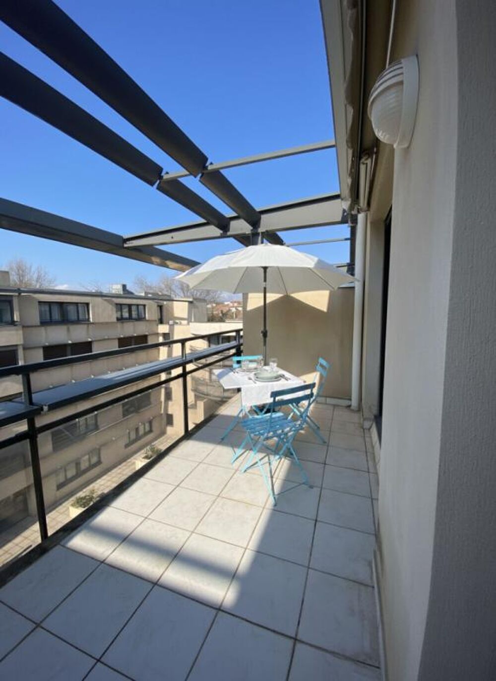 Vente Appartement Appartement T2 avec terrasse et garage intra-muros Avignon Avignon
