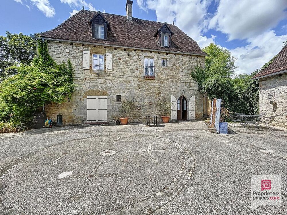 PROPRIÉTÉ TOURISTIQUE DE CHARME -12 PIÈCES - PISCINE -TERRAIN DE 3245 m² -IDÉALE PROJET TOURISTIQUE OU RÉSIDENTIEL