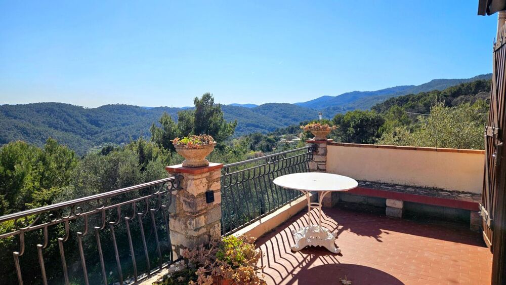 Vente Maison Villa de caractère , piscine originale, vue dégagée à 180 ° Claviers