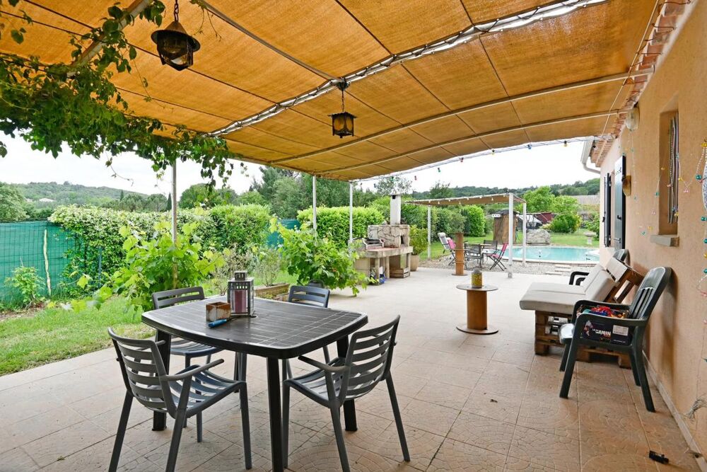 Maison plain-pied 152 m² loué à Saint-Julien-de-Peyrolas