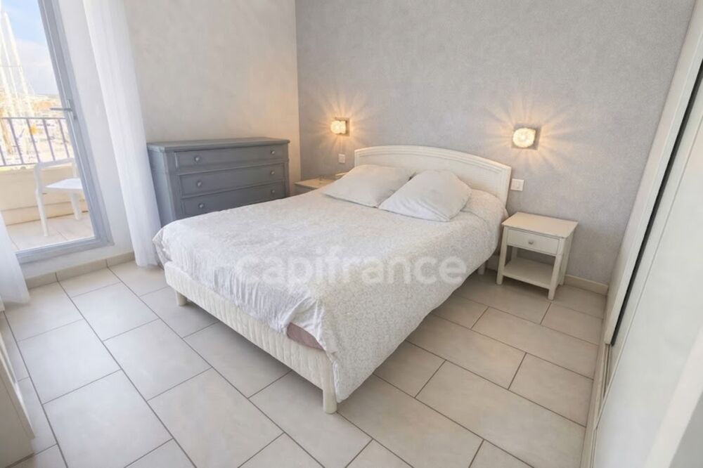 Vente Appartement CAP D'AGDE – VUE PORT EXCEPTIONNELLE – T2 36 M² – BALCON –PISCINE - CONCIERGE - GARAGE FERMÉ – VENDU MEUBLÉ Agde
