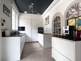  Propri�t�/ch�teau � vendre 7 pi�ces 296 m�