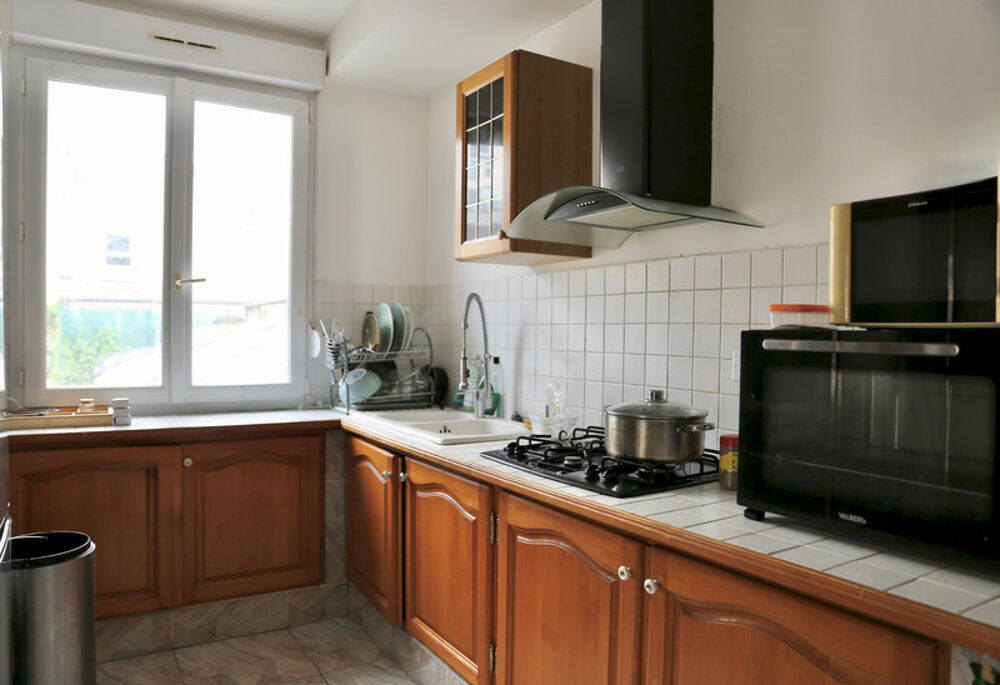 A vendre maison louée de plain pied+parking+garage : Clairmarais, 2 chambres, 2 cours REIMS (51)