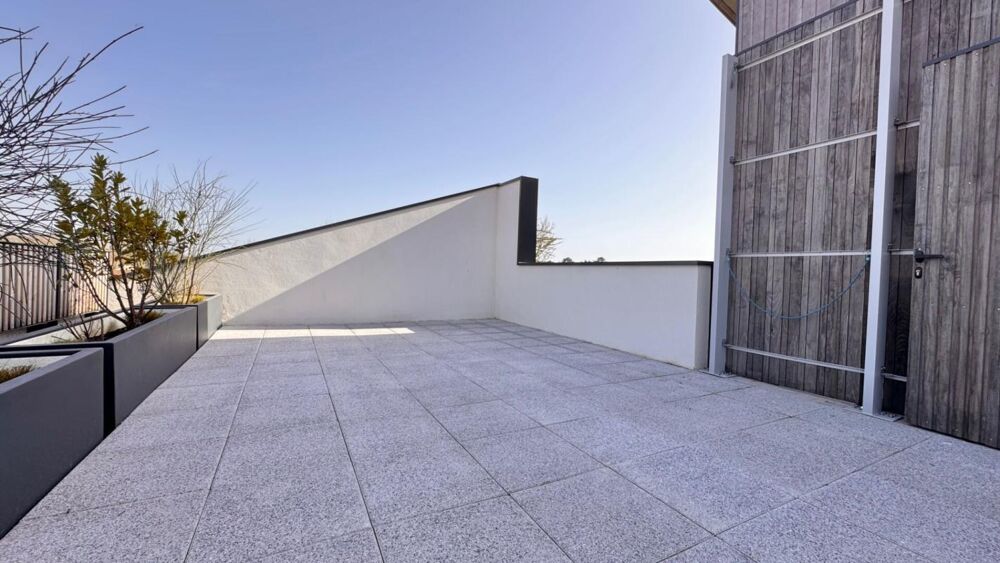 Superbe T4 triplex de 93m² + terrasse de 62 m² !