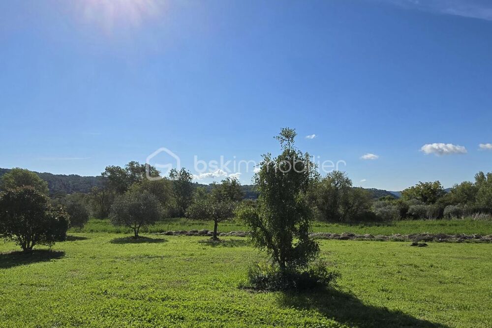 À vendre, ancien corps de ferme à Puyvert, près de Lourmarin