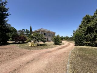  Maison  vendre 9 pices 270 m