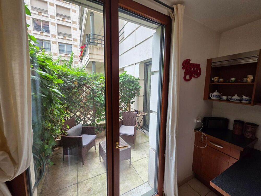 Vente Appartement Appartement 3 pièces Rez-de-jardin  Paris 15e Quartier Beaugrenelle Paris 15