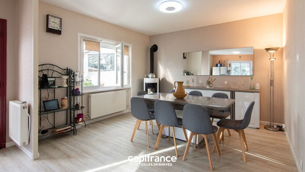 Vente Maison Montceaux 01090 - Maison + Dépendance Surface Utile Totale : 267,64 m² Montceaux
