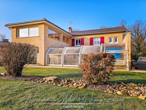   Maison avec hangar, piscine couverte et chalet am�nag� Maison - 6 pi�ce(s) - 163 m�
