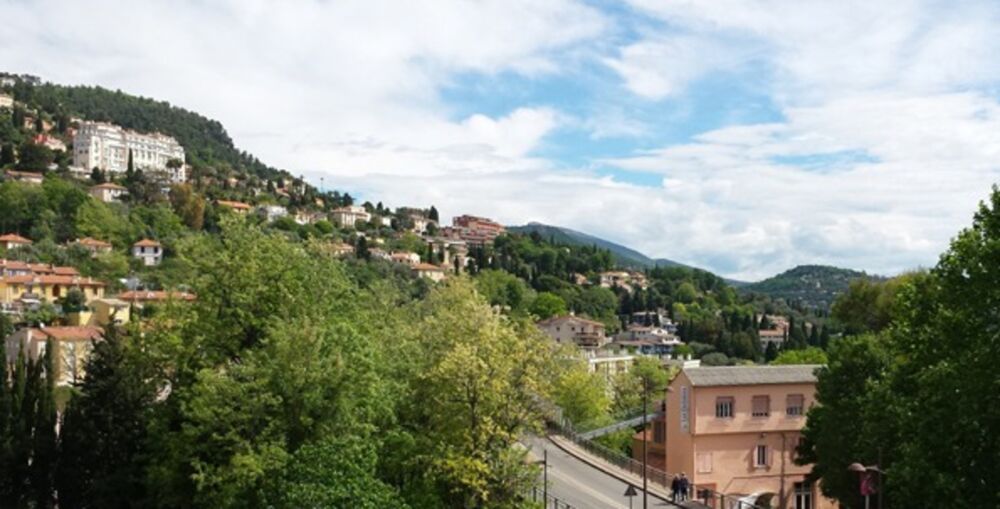 Vente Appartement Appartement  T4 à rénover, 85 m², terrasse couverte et garage GRASSE (06) Grasse