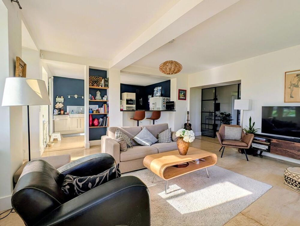 Demeure du 18ème de 289 m² avec piscine et dépendances sur terrain de 3 hectares