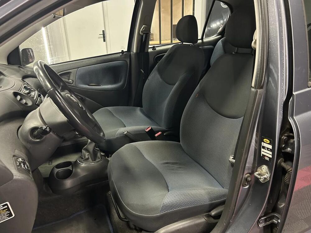 Yaris 1.4 D-4D 75CV 2005 occasion 74330 Poisy