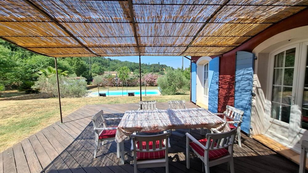 Collobrières Maison de 146 m² 4 chambres Terrain de 2 890 m² Piscine