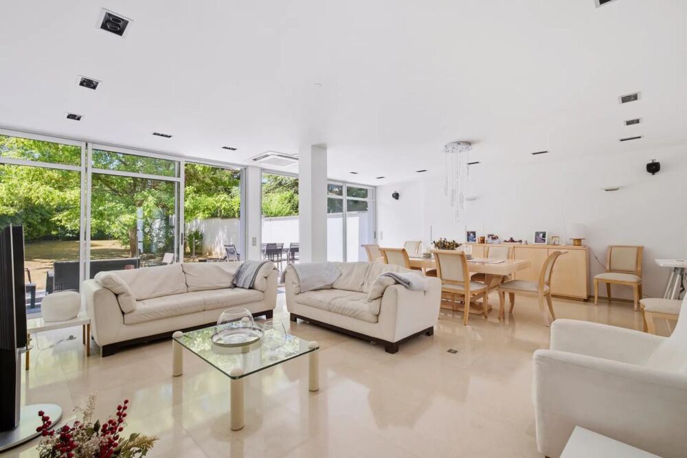 Maison de 9 pièces de 262 m² à Enghien-les-Bains