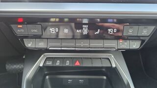 A3 IV 35 TFSI 150 S-Tronic 7 Design Luxe - Automatique 2022 occasion 38530 Pontcharra