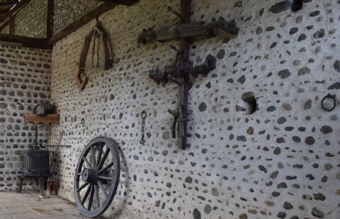   Maison  de caract�re � vendre 6 pi�ces  (64) Maison - 6 pi�ce(s) - 155 m�