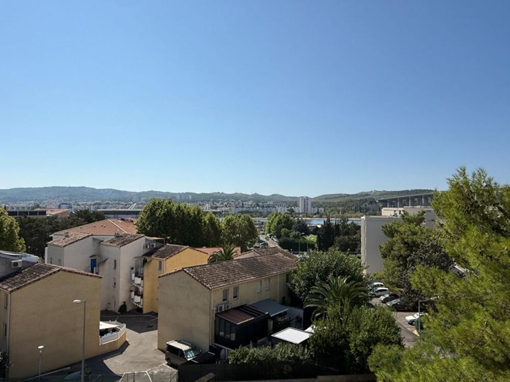 Vente Appartement Très beau T2 avec ascenseur, balcon et vue sur le canal Martigues