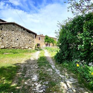  Maison  vendre 8 pices 220 m