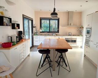  Maison  vendre 14 pices 325 m