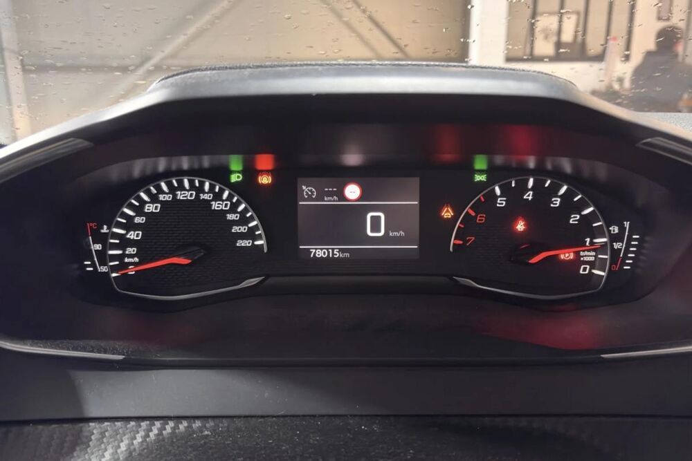 208 5 Portes 1.2 PureTech 12V S&S 100 cv Allure 2020 occasion 85190 Venansault