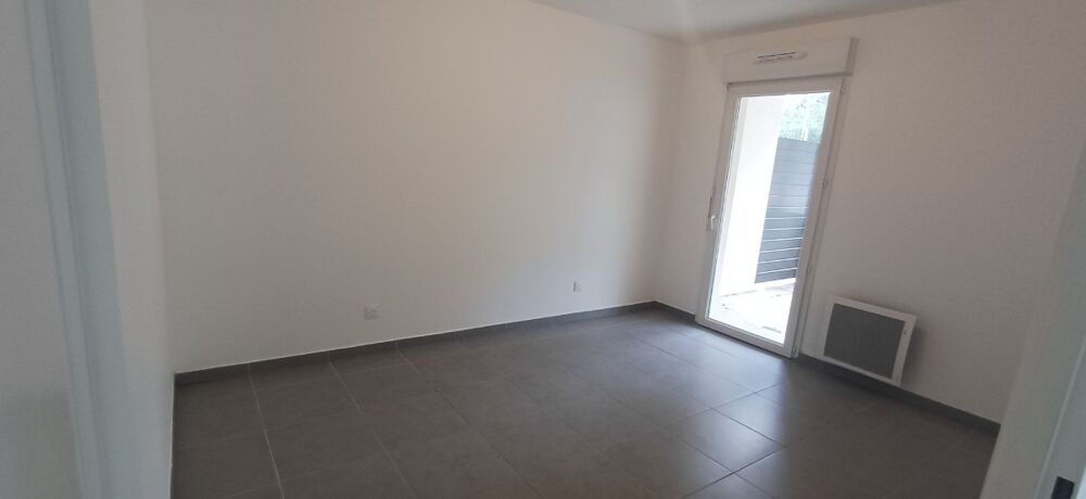 Location Appartement T2 avec terrasse, parking  à Roquebrune-sur-Argens Roquebrune sur argens
