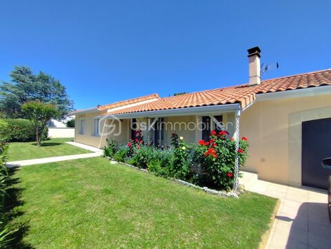   Maison de 130 m² avec piscine Maison - 5 pièce(s) - 125 m²