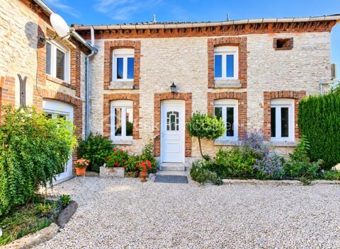   MAISON EN PIERRE_ BEAUX VOLUMES_ 3 CHAMBRES_ GRANGE_ JARDIN ! Maison - 6 pièce(s) - 234 m²