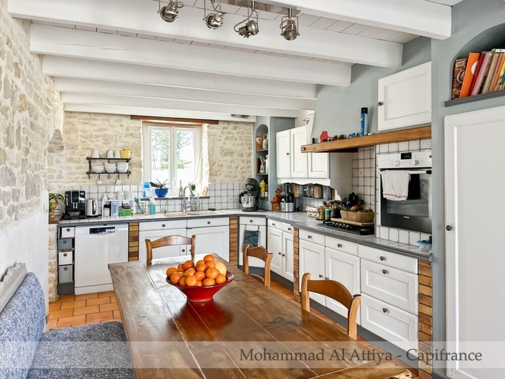 Vente Propriété/Château Magnifique propriété familiale avec gîte, studio et piscine à quelques minutes de La Rochelle (17) La rochelle