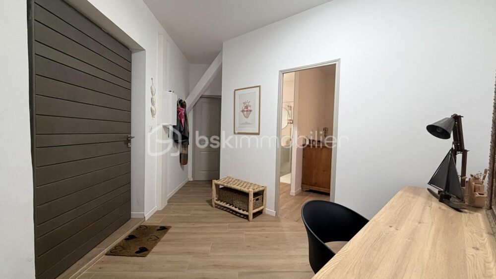 MAISON ENTIÉREMENT RÉNOVÉE AVEC GARAGE