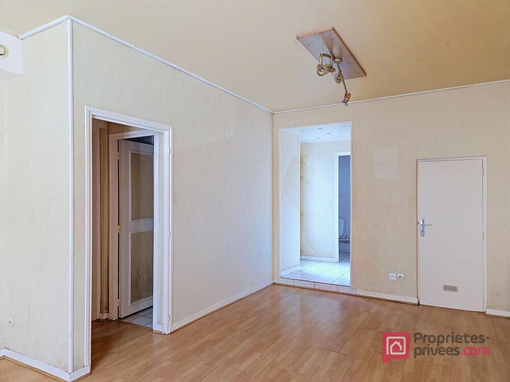 Vente Appartement Appartement en rez-de-chaussée avec cour et 2 stationnements Clermont