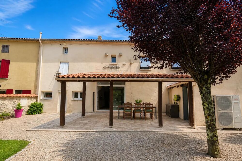 Maison de 6 pièces de 192 m² à Mornac