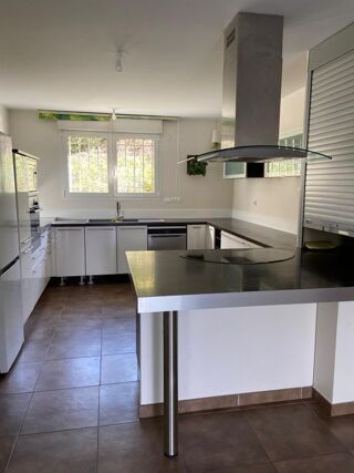  Appartement � louer 5 pi�ces 145 m�