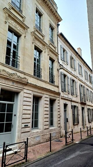  Appartement à louer 3 pièces 74 m²