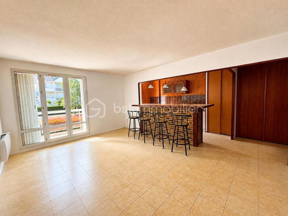 Grand T2 lumineux avec balcon et parking sécurisé
