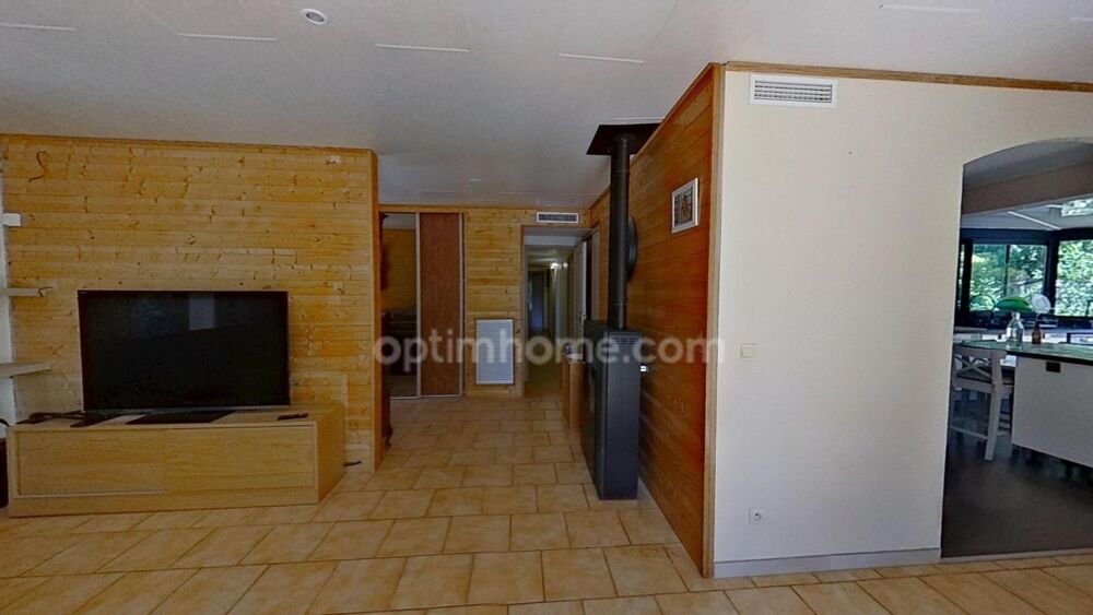 Vente Maison Maison à vendre 5 pièces LE LUC (83) -4 chambres 3wc - 2 salle d'eau au Luc en provence 83340 Le luc