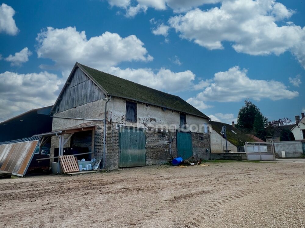 BRAY SUR SEINE (77) corps de ferme avec gros potentiel daménagement