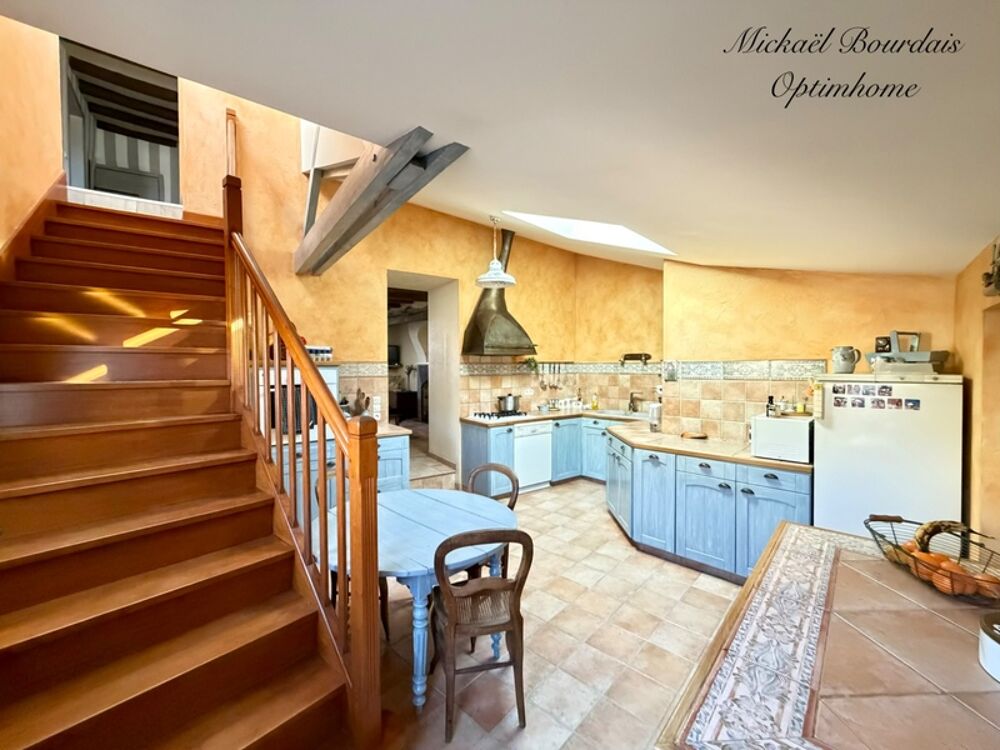 Maison de charme rénovée  3/4 chambres  Bureau indépendant  Terrain clos  Le Lude