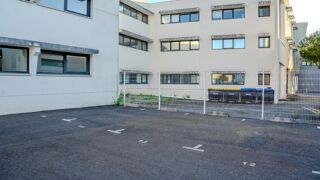   Local/bureau à louer LA ROCHELLE- 4 places de parking privatives et sécurisées La rochelle