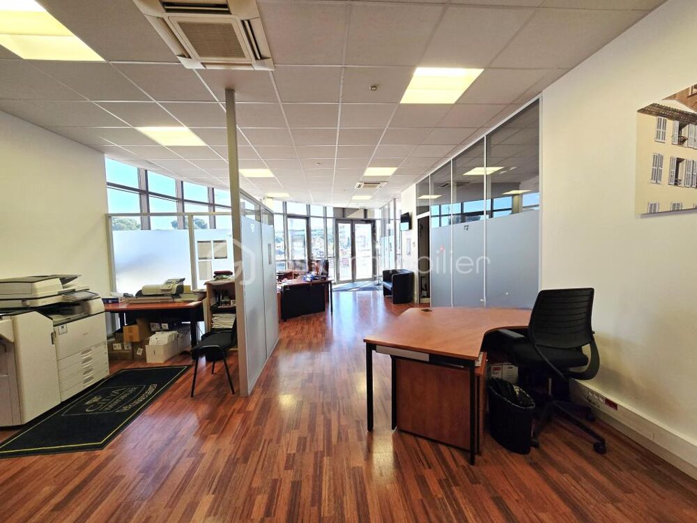   DROIT D'ENTREE - CENTRE-VILLE - PROFESSIONS MEDICALES 