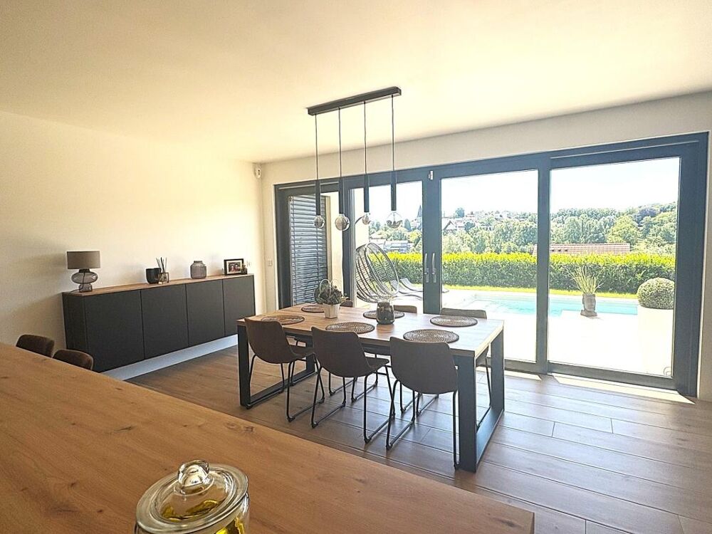 Maison contemporaine avec piscine et vue panoramique - Mont-Saint-Martin (54)